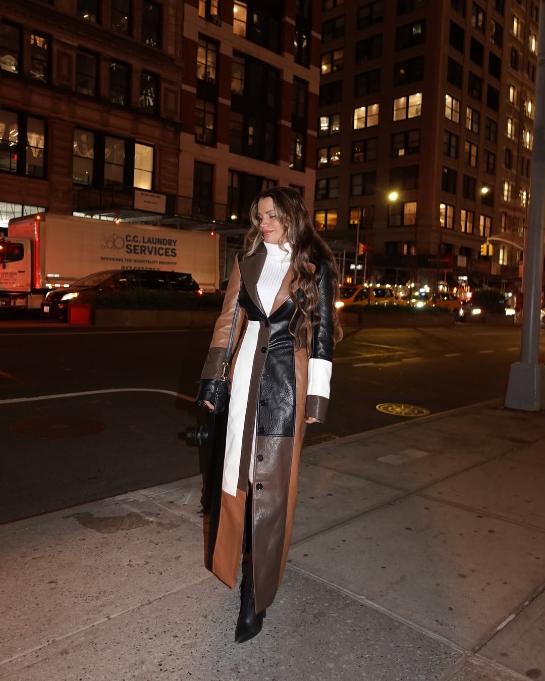 Cobo V neck Leather COAT™